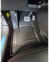 ������� � ����� Alfa Romeo Junior (hybrid) 2024-  Avto Gumm